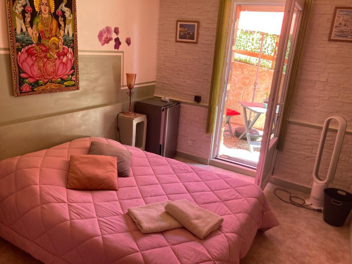 Chambre Double Avec Salle De Bain Privee モナシア・ドレーヌ エクステリア 写真